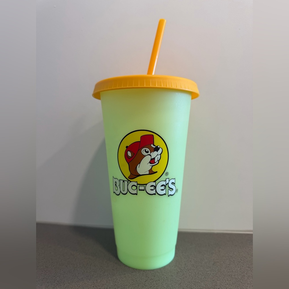 Buc-ee’s Color Changing Tumbler Cup with Lid and Straw Green Reusable Drinkware - Picture 2 of 2